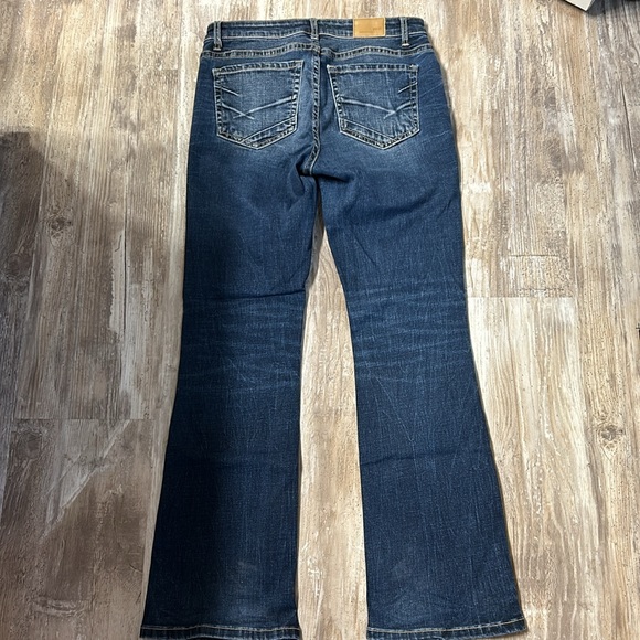 BKE - Picture 4 of 6